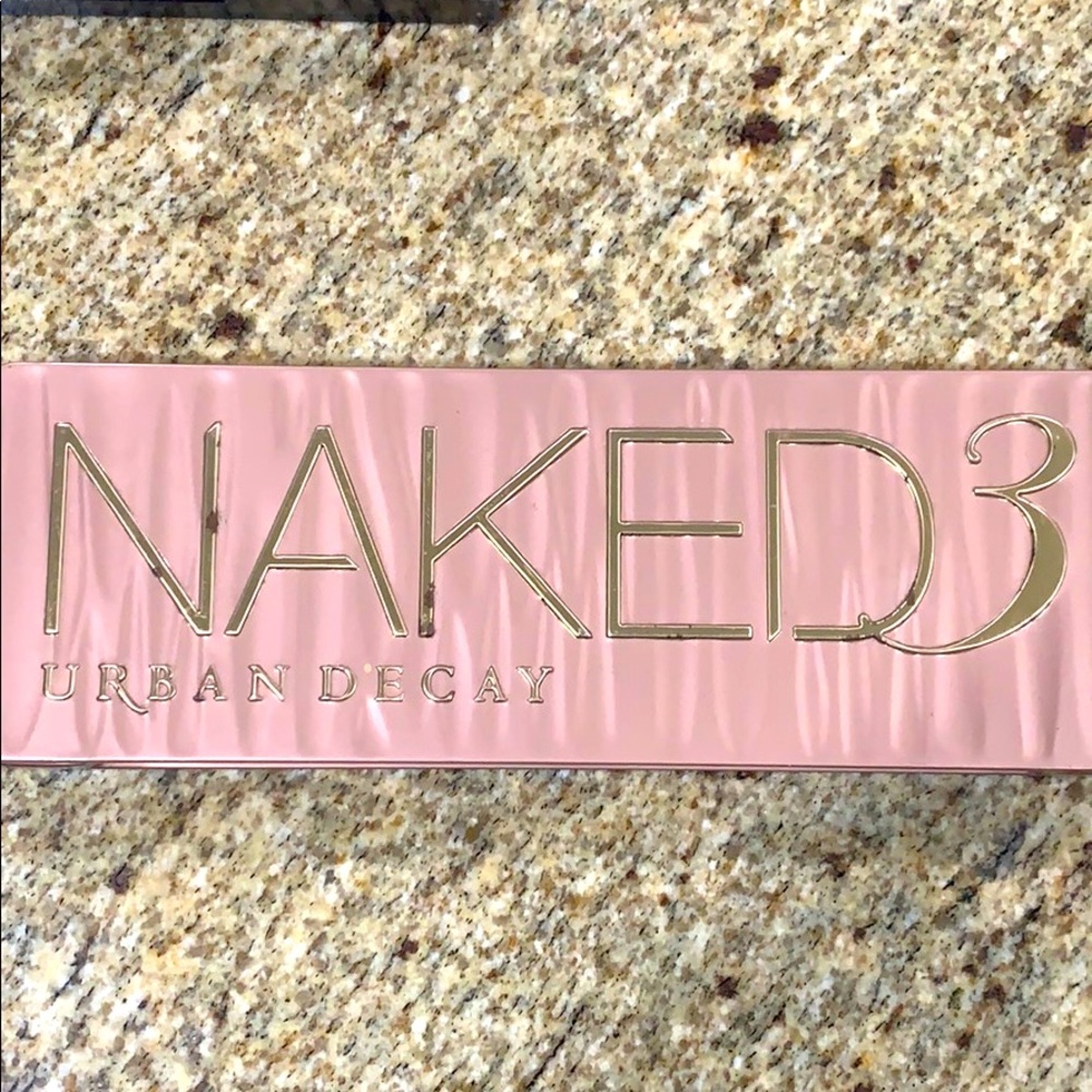 *SOLD* UD naked 3 eyeshadow palette